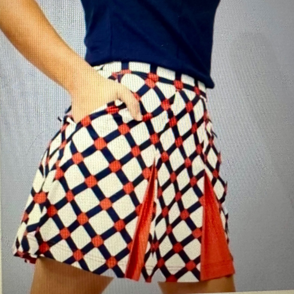 VK SPORT GOLF/ TENNIS SKIRT. SIZE 8